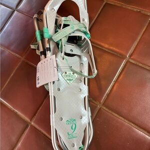NEW Atlas Elektra 9 Trail 27 snowshoes Womans